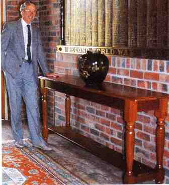 'Rob' Wells and the Memorial Wing Table. (Ad Astra 1996).